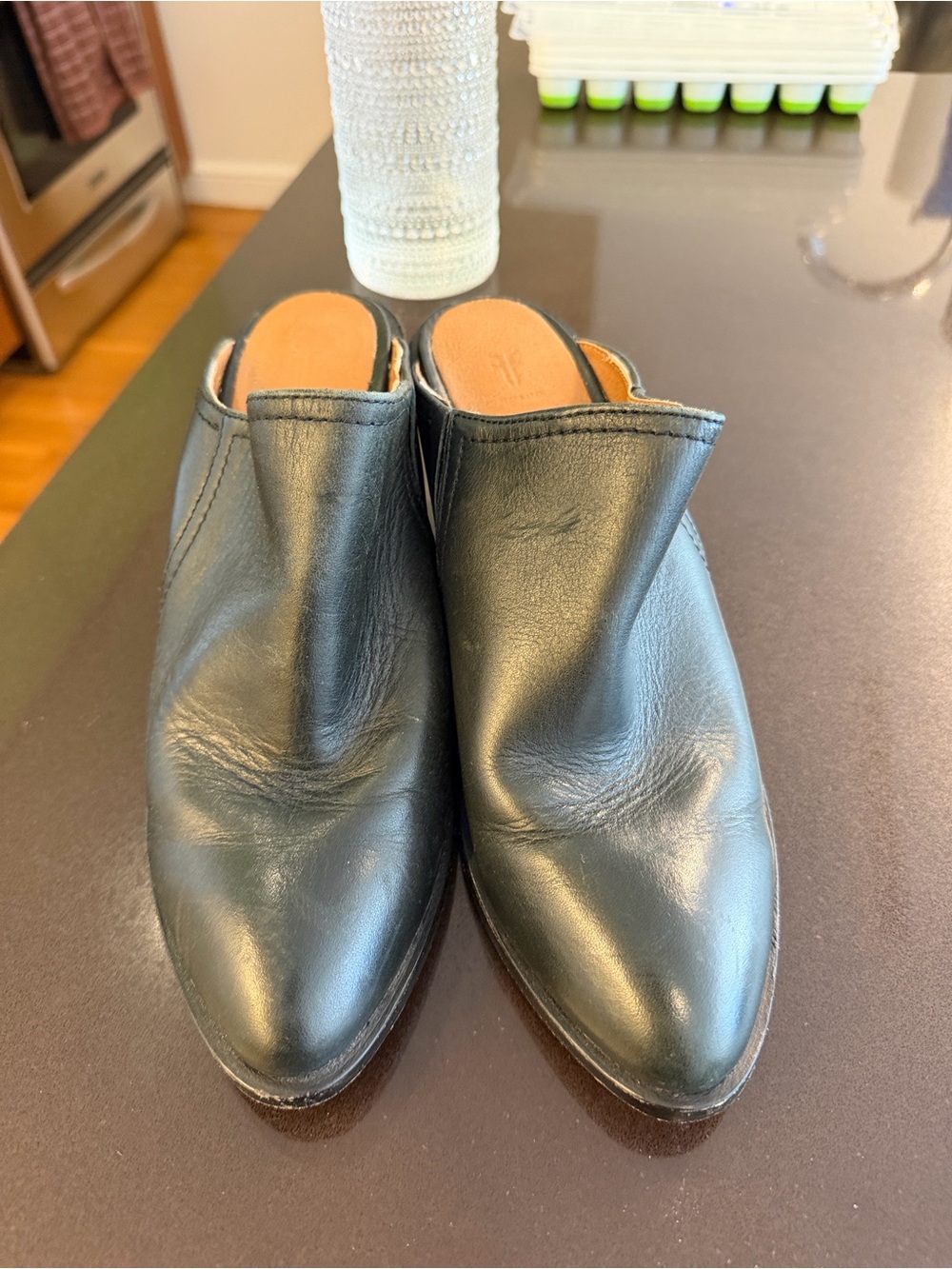 Womens Black Leather Slip-On Mules